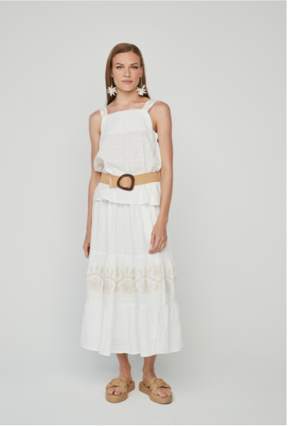 Falda midi de vuelo con bordado a contraste de estructura en algodón. Goma en cintura.ç
Composición: 100% Algodón.
Se recomienda lavar a mano o en lavadora hasta 30º. No usar lejía, planchar suavemente del revés hasta 110º y no usar secadora.