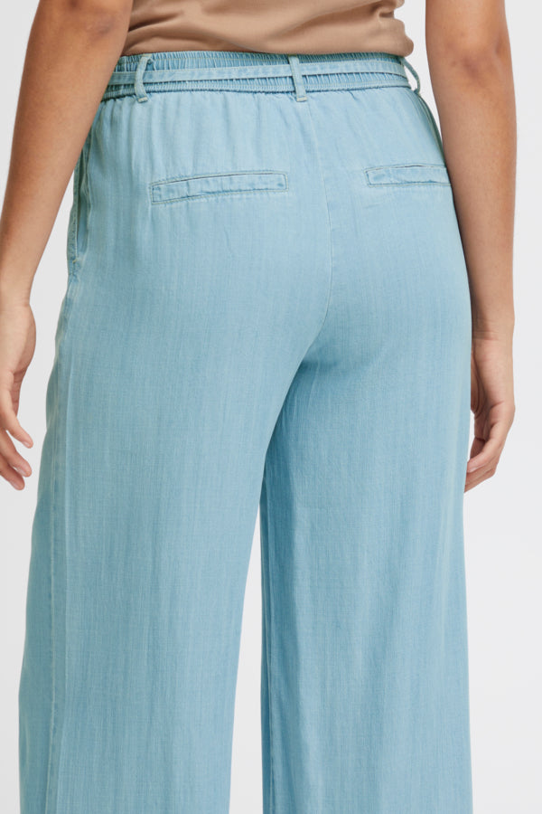 Pantalón Vaquero fino BYLANA