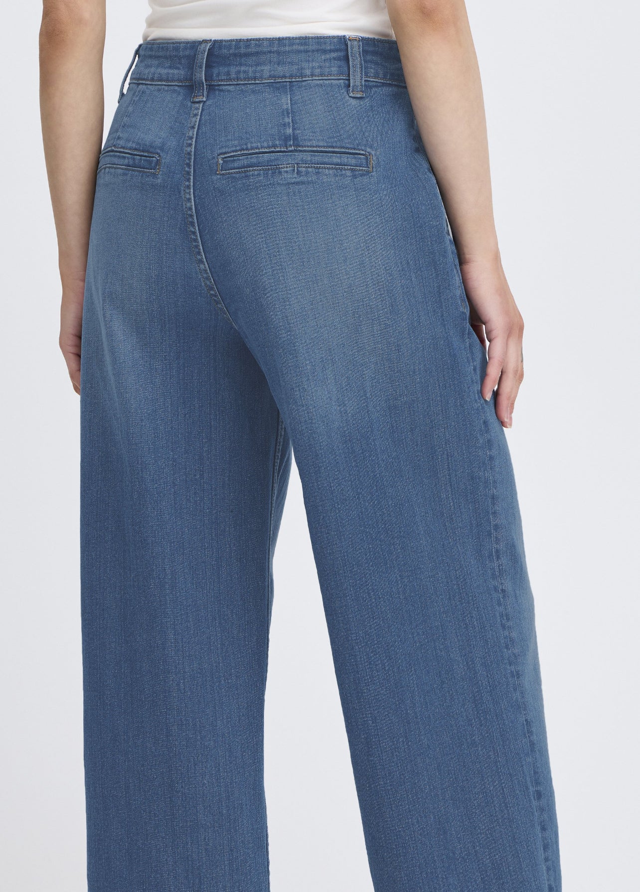 Pantalón BYKOMMA CROPPED BYOUNG