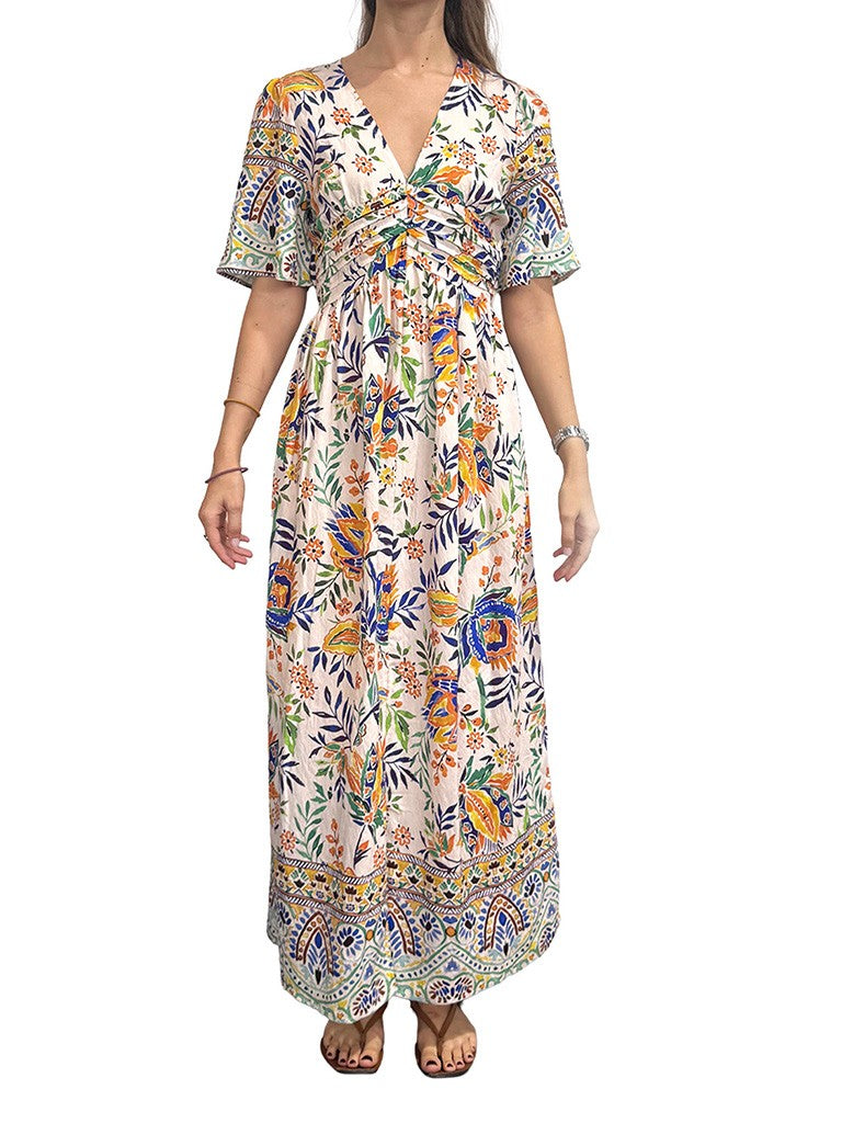 Vestido largo estampado, con manga y escote muy favorecedor
Composición: 80% Viscosa y 20% Poliamida.
Se recomienda lavar a mano o en lavadora hasta 30º. No usar lejía, planchar suavemente del revés hasta 110º y no usar secadora.