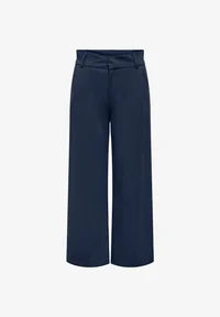 Pantalón de corte recto, con bolsillos que se adapta tanto a un look trotero, como al mas estiloso del evento. Cierre mediante cremallera.


Composición: 50% Poliéster reciclado, 45% Poliéster y 5% Elastano.


Se recomienda lavar a mano o en lavadora hasta 30º. No usar lejía, planchar suavemente
del revés hasta 110º y no usar secadora.