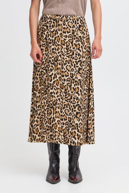 Falda midi animal print con bolsillos y goma en cintura.

Composición: 75% Viscosa, 13% Lino y 12% Poliamida.

Se recomienda lavar a mano o en lavadora hasta 30º. No usar lejía, planchar suavemente del revés hasta 110º y no usar secadora.