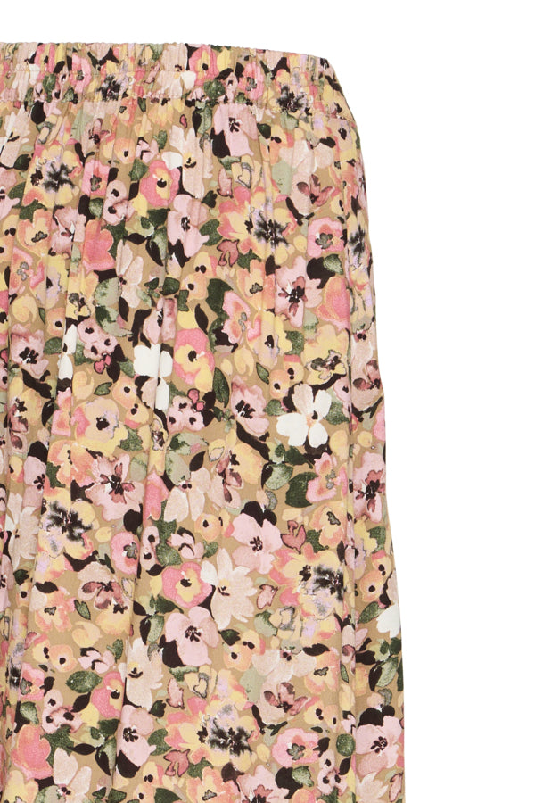 Falda midi, con goma en parte trasera de la cintura y abertura delantera.

Composición; 100% Viscosa (LENZING™ ECOVERO™).

Se recomienda lavar a mano o en lavadora hasta 30º. No usar lejía, planchar suavemente del revés hasta 110º y no usar secadora.