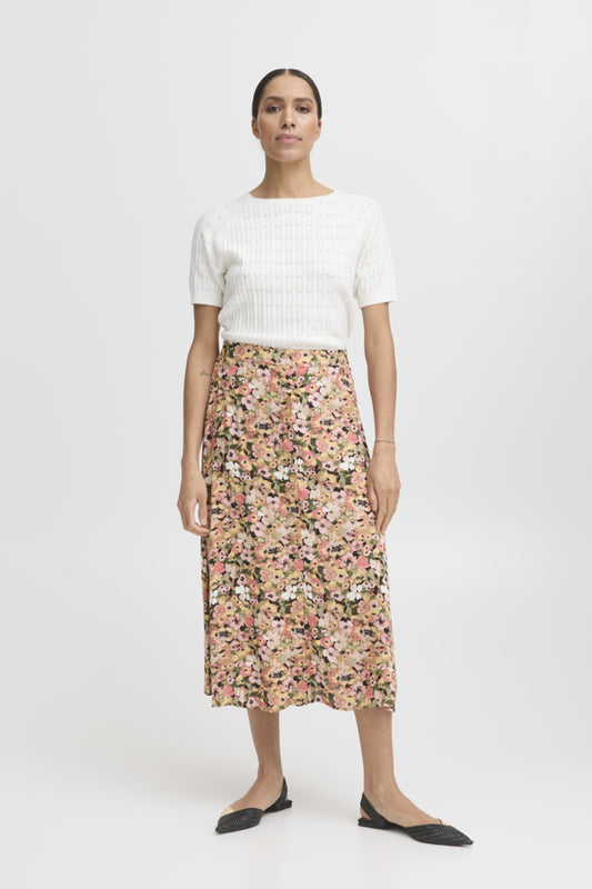 Falda midi, con goma en parte trasera de la cintura y abertura delantera.

Composición; 100% Viscosa (LENZING™ ECOVERO™).

Se recomienda lavar a mano o en lavadora hasta 30º. No usar lejía, planchar suavemente del revés hasta 110º y no usar secadora.