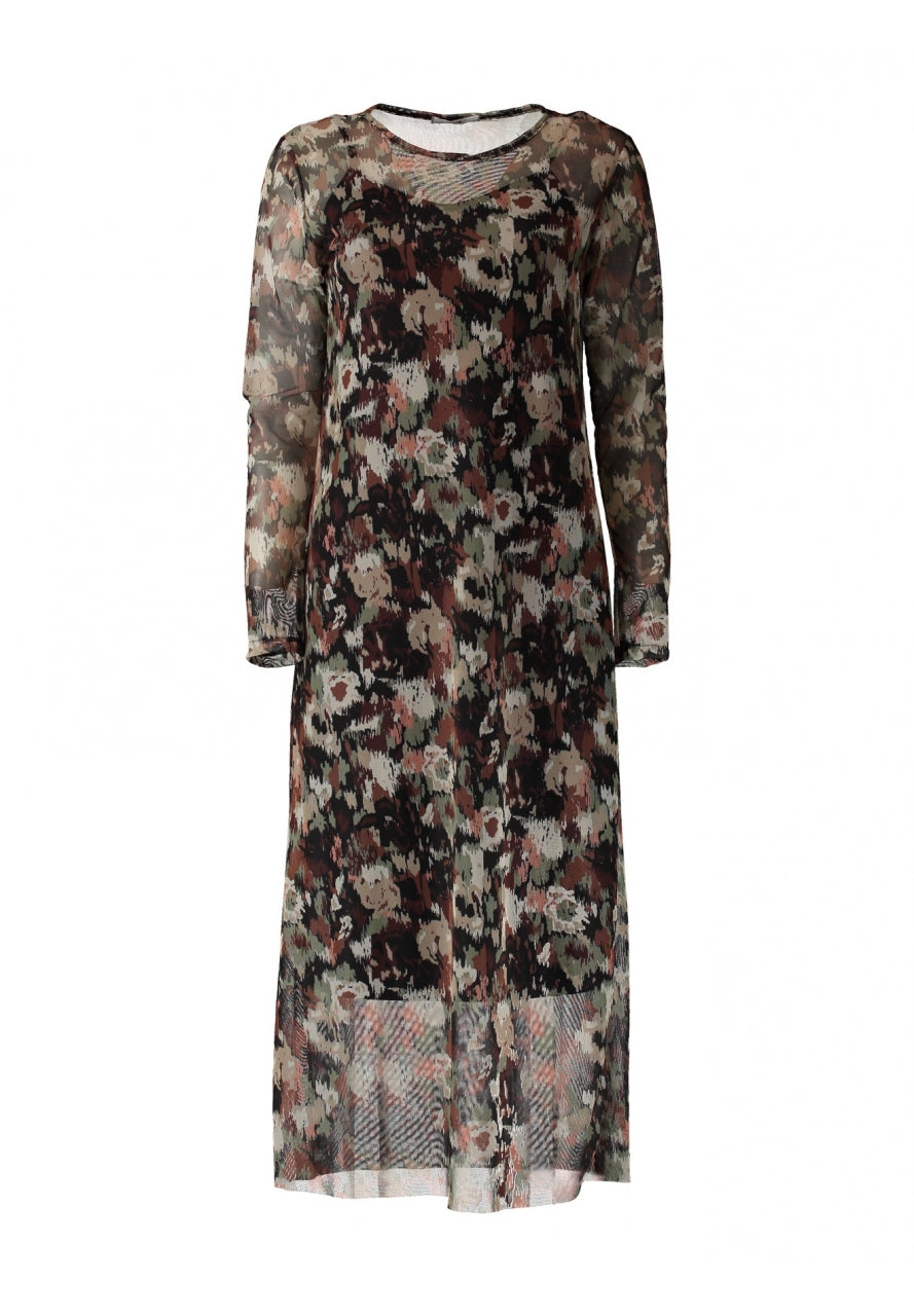 Vestido midi, de manga larga, con forro interior.

Composición: 95% Poliéster y 5% Elastano.

Se recomienda lavar a mano o en lavadora hasta 30º. No usar lejía, planchar suavemente del revés hasta 110º y no usar secadora.