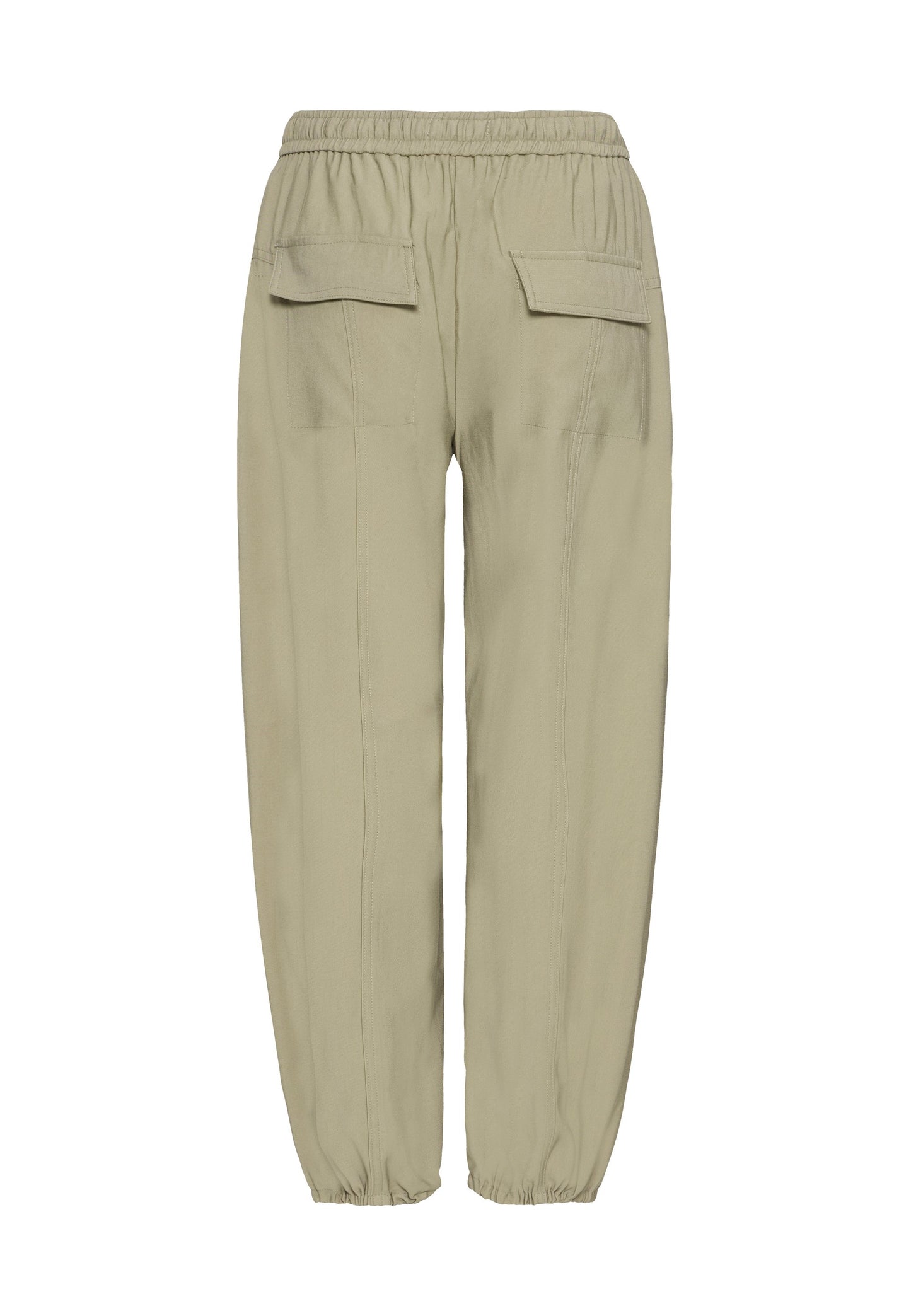 Pantalón muy cómodo con detalle de cordón en bajo para ajustarlo al tobillo.

En Atipyca Moda, tienda de ropa de mujer en Logroño, seleccionamos cuidadosamente marcas como B Young, apostando por prendas de calidad, estilo y comodidad. Este pantalón B Young es perfecto para mujeres que buscan moda actual sin renunciar al confort.

Composición: 93% Viscosa y 7% Poliéster.

Se recomienda lavar a mano o en lavadora hasta 30º. No usar lejía, planchar suavemente del revés hasta 110º y no usar secadora.