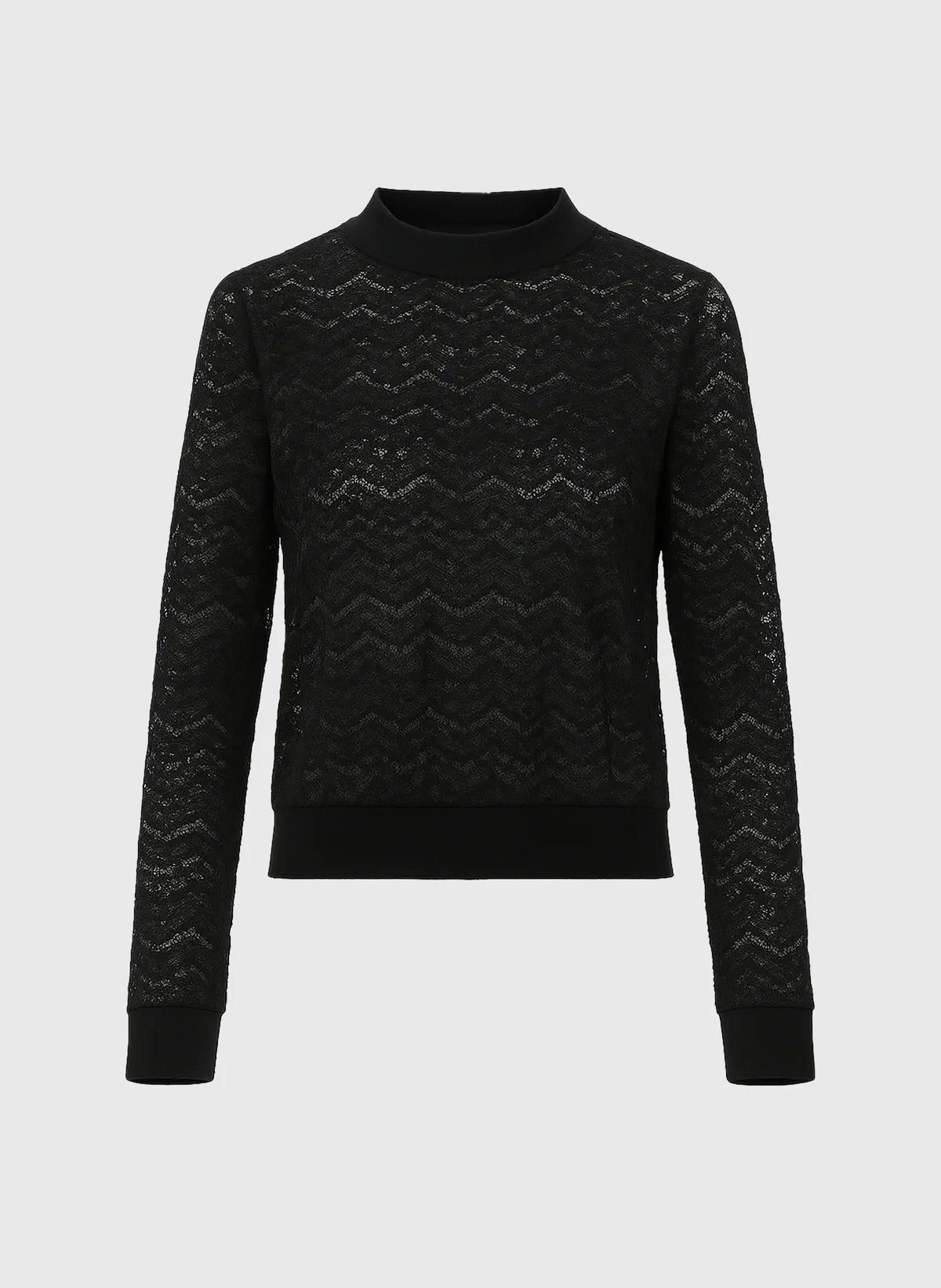 Camiseta de encaje de manga larga tipo sudadera.

Composición: 92% Poliamida y 8% Elastano.

Se recomienda lavar a mano o en lavadora hasta 30º. No usar lejía, planchar suavemente del revés hasta 110º y no usar secadora.