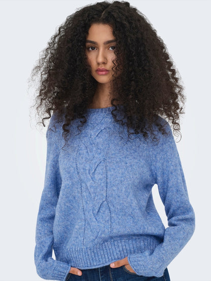 Jersey de cuello redondo, con puño y cuello acanalado y detalle de ochos en parte delantera.

Composición:&nbsp;58% Poliacrílico y 42% Poliéster.

Se recomienda lavar a mano o en lavadora hasta 30º. No usar lejía, planchar suavemente del revés hasta 110º y no usar secadora.
