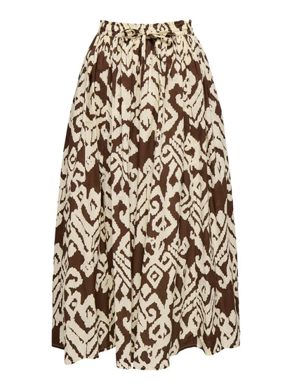 Falda con goma en cintura y cordón ajustable.

Composición: 100% Algodón.

Se recomienda lavar a mano o en lavadora hasta 30º. No usar lejía, planchar suavemente del revés hasta 110º y no usar secadora.