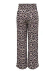 Pantalón ancho estampado con bolsillos y goma en cintura. Muy .cómodo. No necesita plancha

Composición: 100% Poliéster.

Se recomienda lavar a mano o en lavadora hasta 30º. No usar lejía, planchar suavemente del revés hasta 110º y no usar secadora.