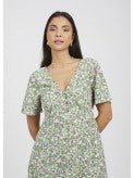 Vestido midi con cuello en V, con estampado floral y manga corta.  Composición: 100% Poliéster.   Se recomienda lavar a mano o en lavadora hasta 30º. No usar lejía, planchar suavemente del revés hasta 110º y no usar secadora.