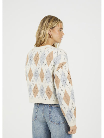 Chaqueta abierta con estampado de rombos.&nbsp;

Composición: 72% Acrílico, 25% Poliéster y 3% Elastano.

Se recomienda lavar a mano o en lavadora hasta 30º. No usar lejía, planchar suavemente del revés hasta 110º y no usar secadora.