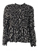 Blusa estampada con botones y manga larga, y detalle fruncido en cintura y codos.

Composición: 92% Poliéster y 8% Elastano.

Se recomienda lavar a mano o en lavadora hasta 30º. No usar lejía, planchar suavemente del revés hasta 110º y no usar secadora.