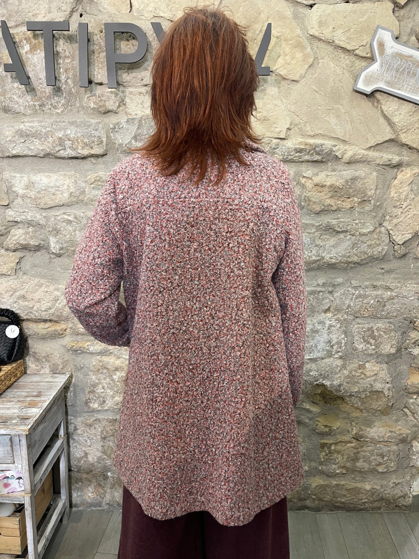 Vista trasera del abrigo semilargo Senoretta de mujer – Tienda de ropa en Logroño